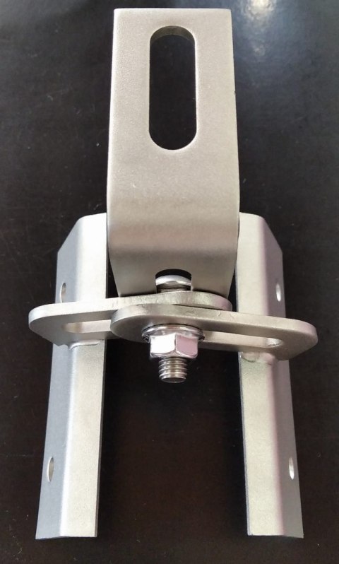 Uchwyt Dachowy Regulowany na Dach Trapezowy Uchwyt Dachowy Regulowany na Dach Trapezowy